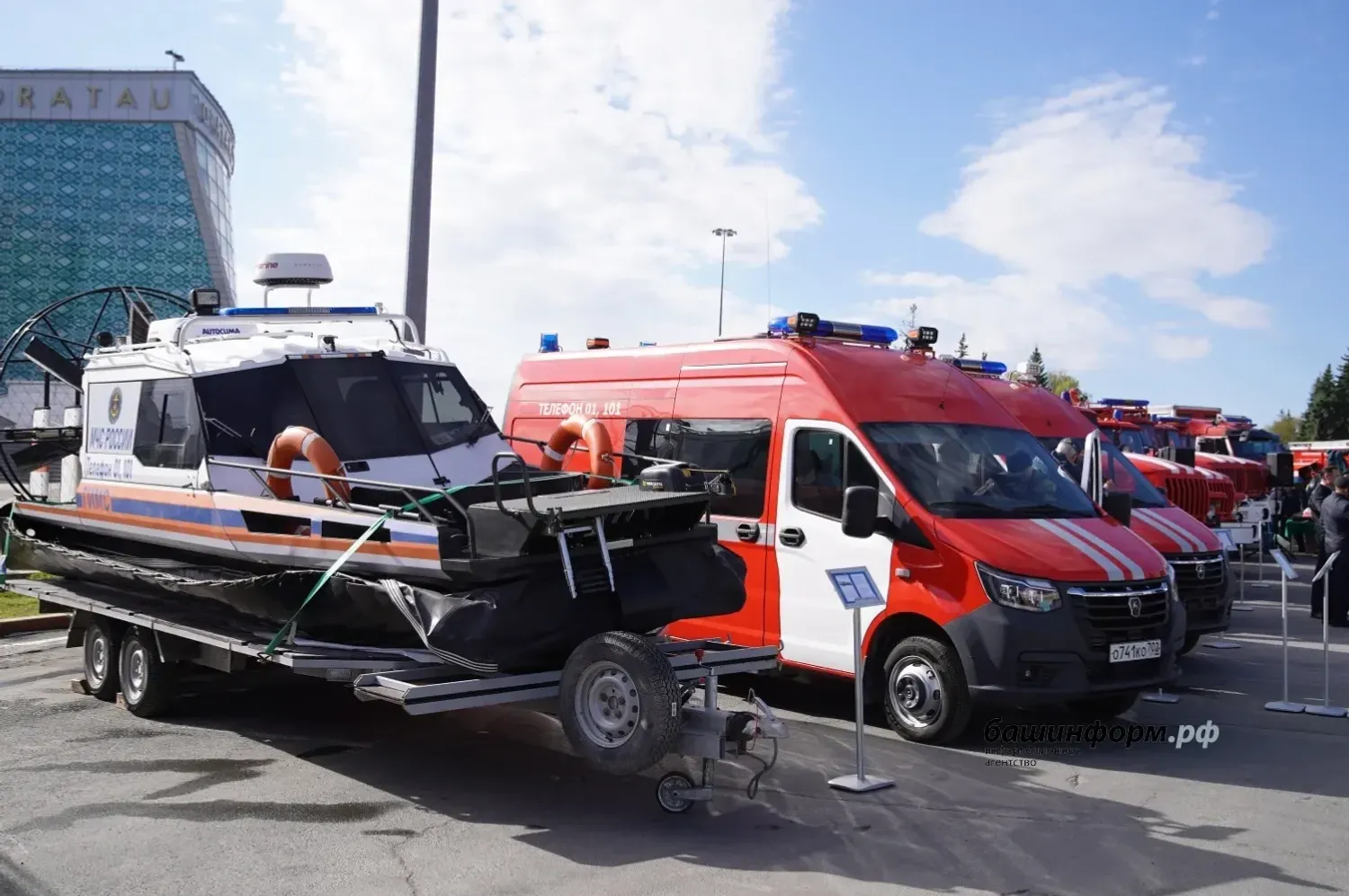 Огнеборцы получили новую пожарно-спасательную технику