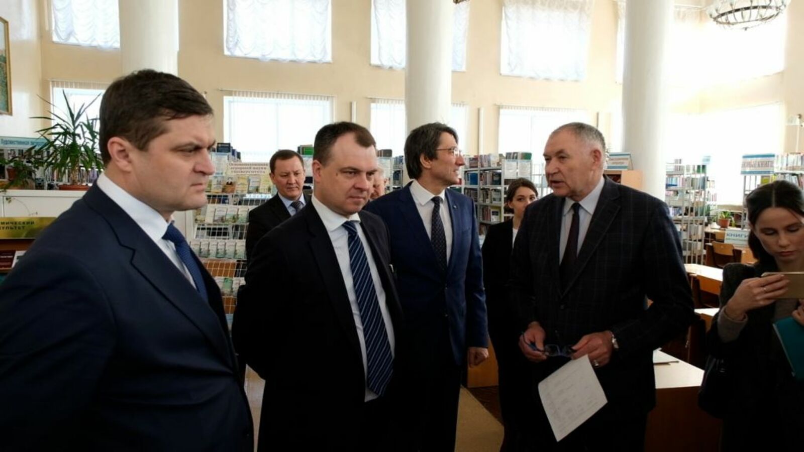 Глава Росстандарта Антон Шалаев принял участие в круглом столе по регламентации и развитию пчеловодства