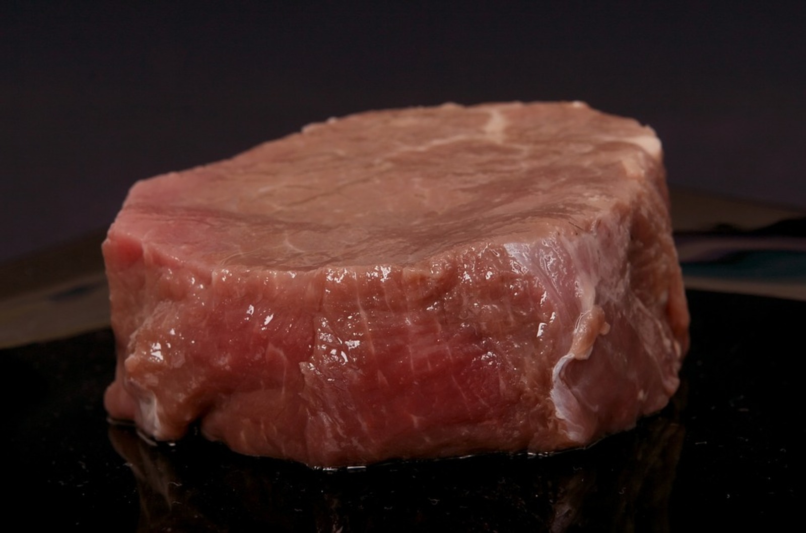 Титов высказался об отмене пошлин на импорт замороженного мяса
