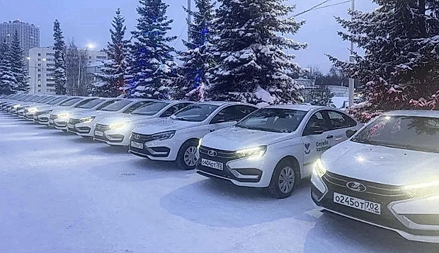 Кармаскалинская районная больница получила новый автомобиль